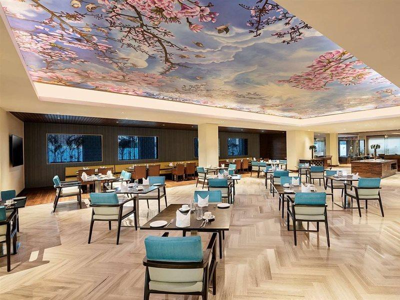 Country & By Radisson Chandigarh Hotel 4*