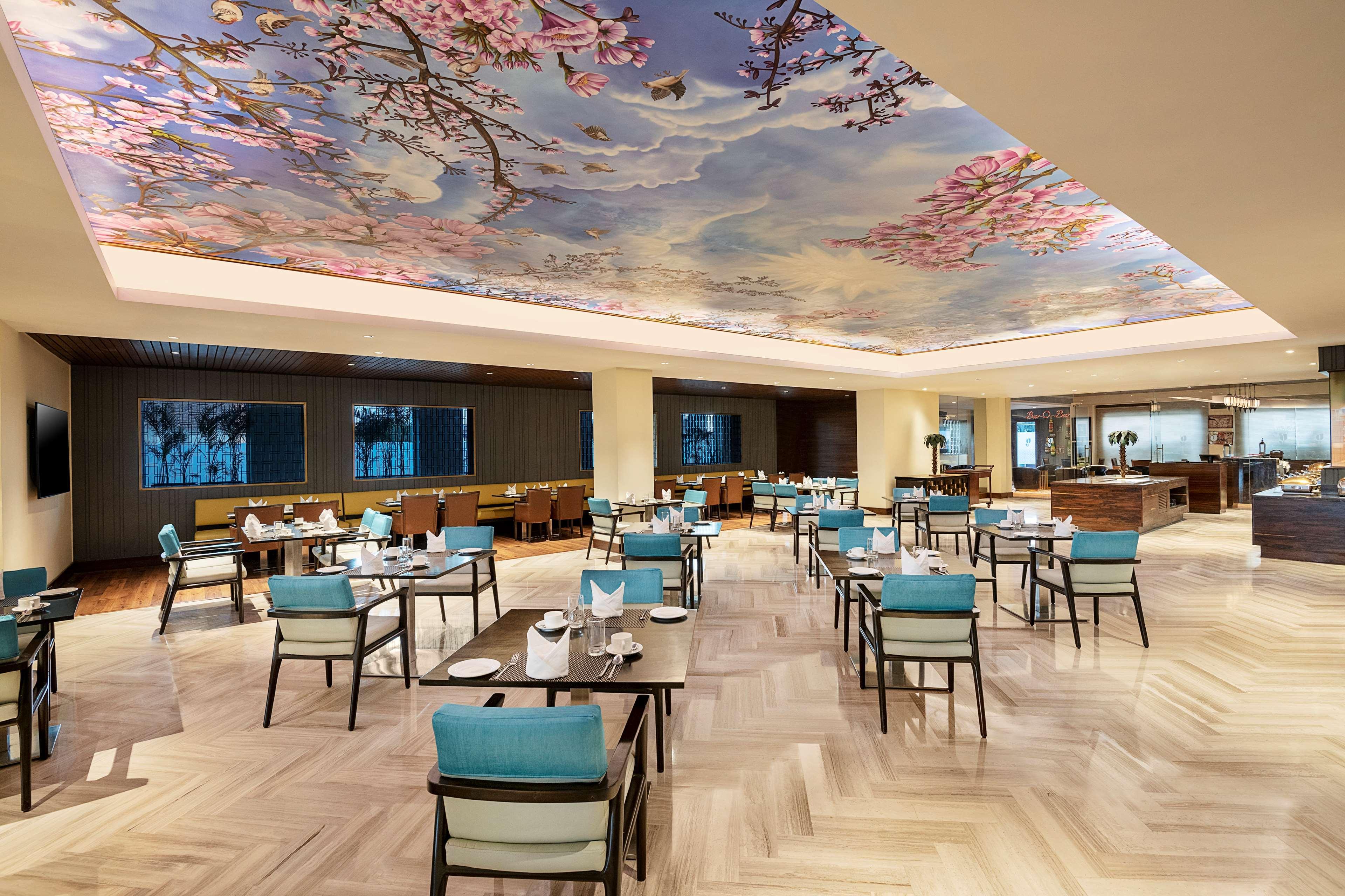 Country & By Radisson Chandigarh Hotel