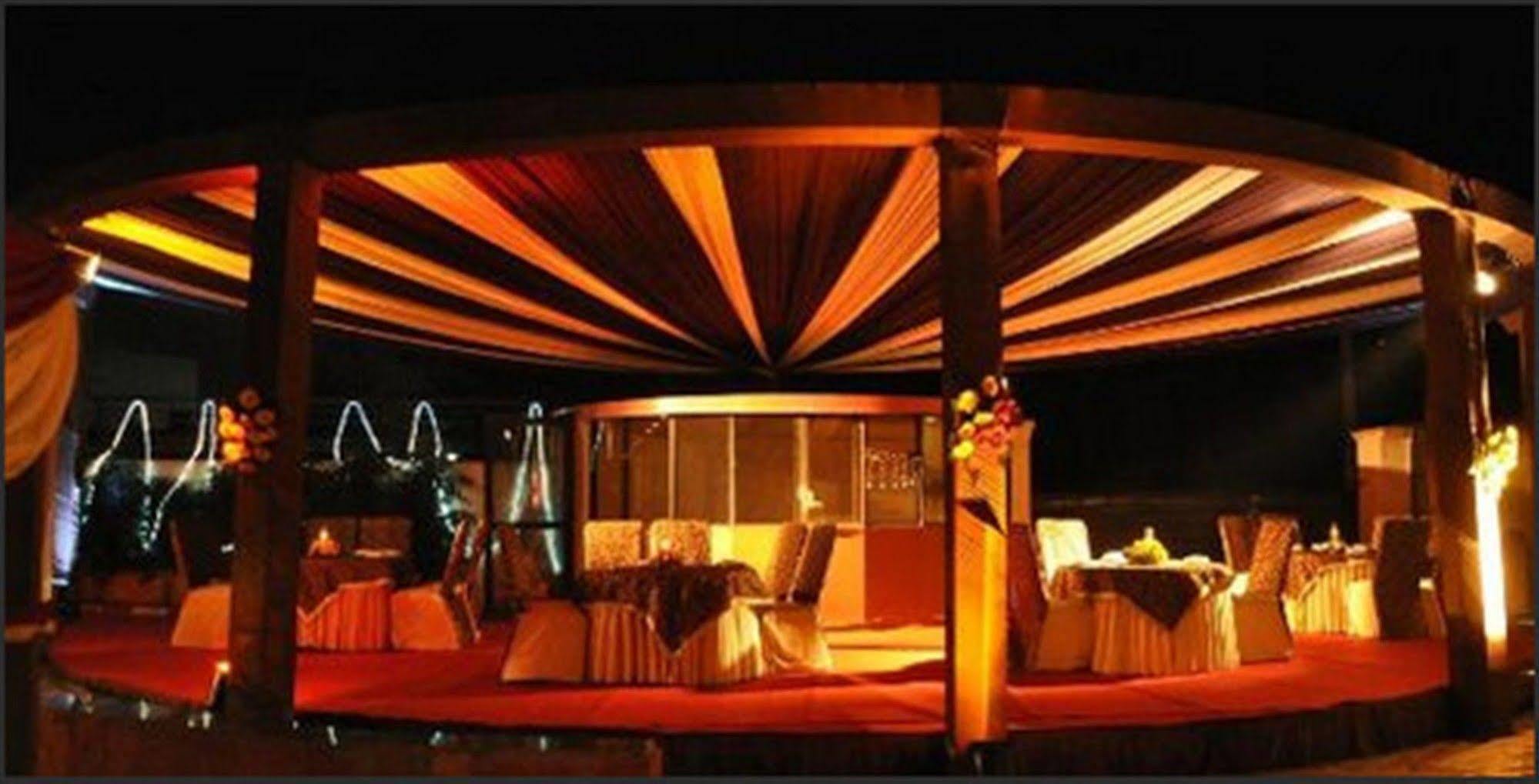 Country & By Radisson Chandigarh Zirakpur