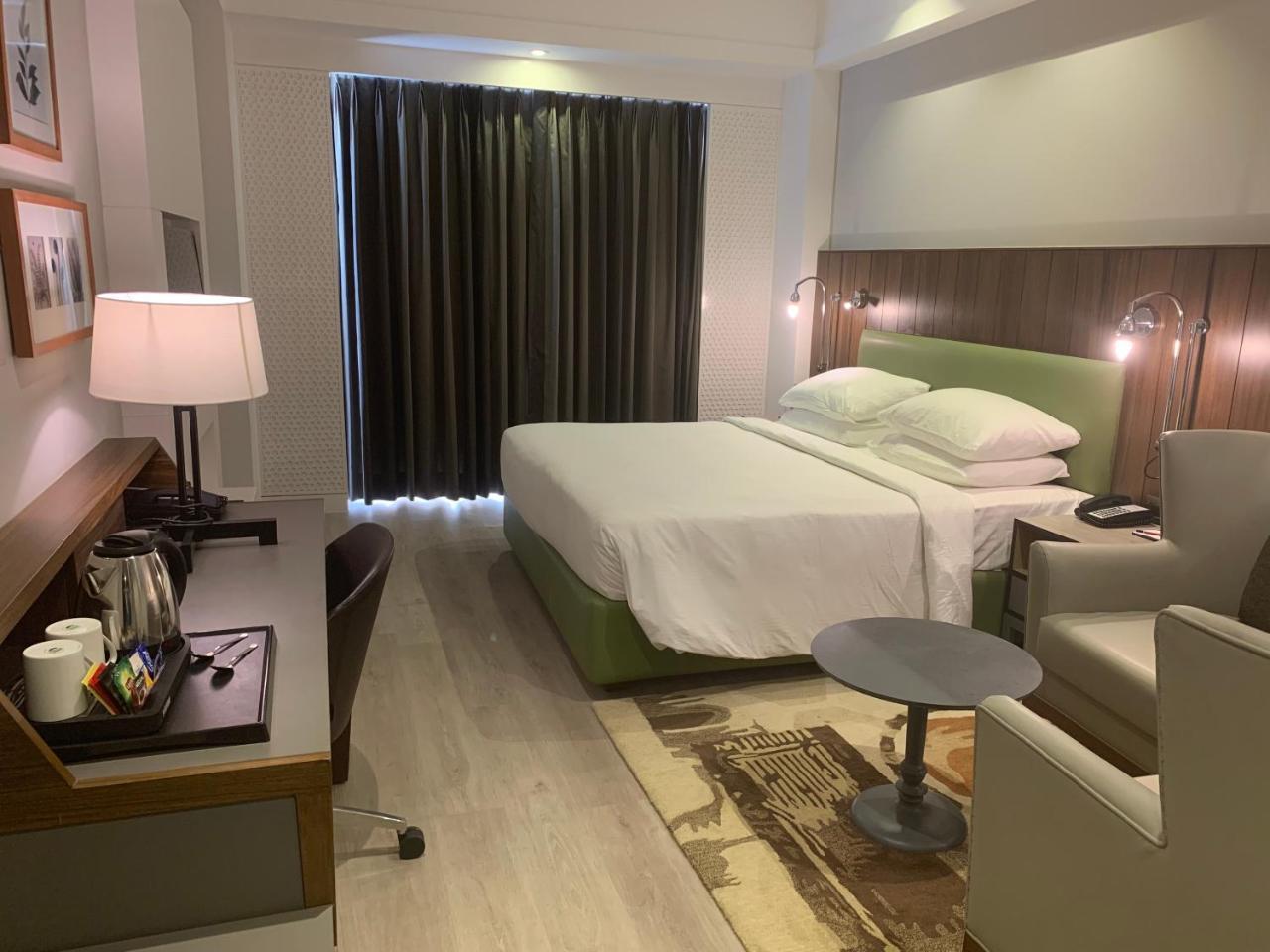 Hotel Country & By Radisson Chandigarh 4*