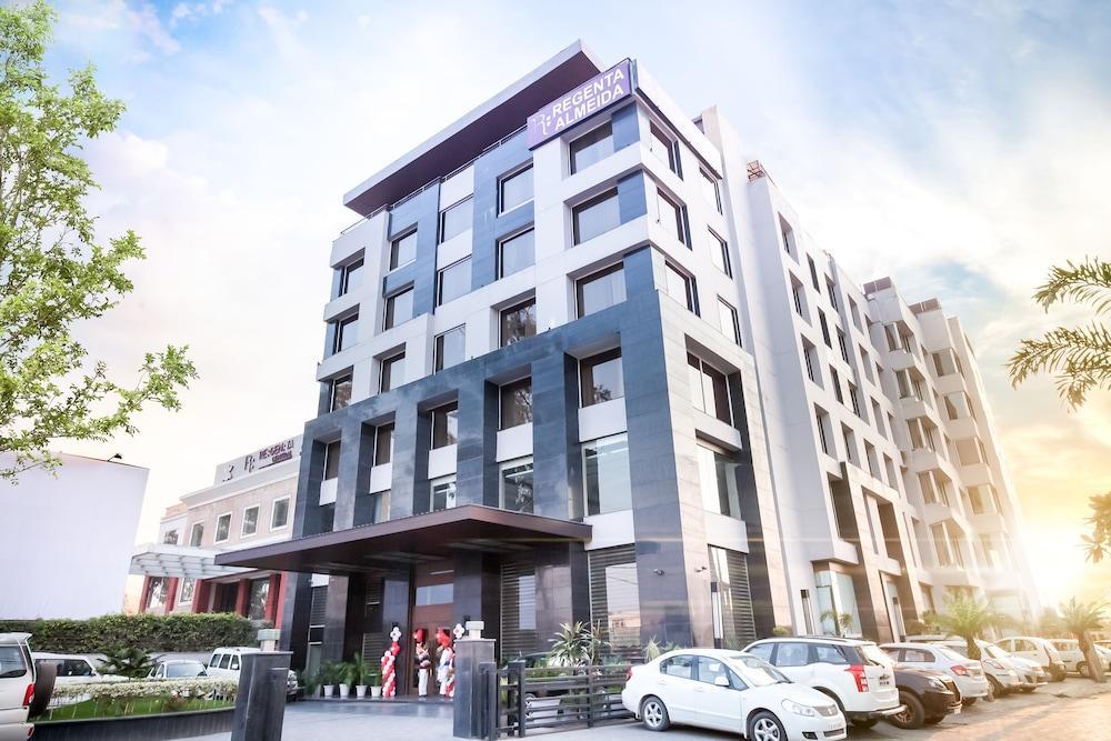 Country & By Radisson Chandigarh Zirakpur