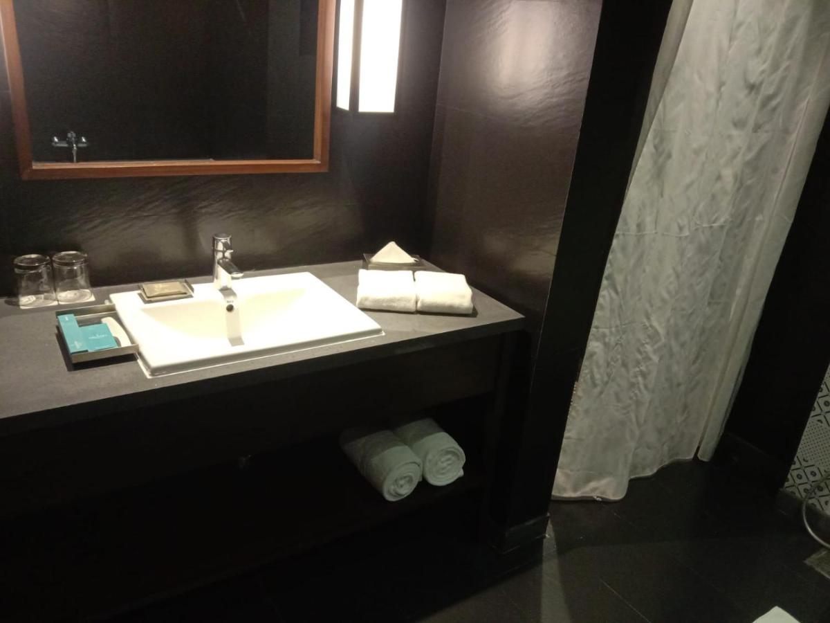 Hotel Country & By Radisson Chandigarh 4*