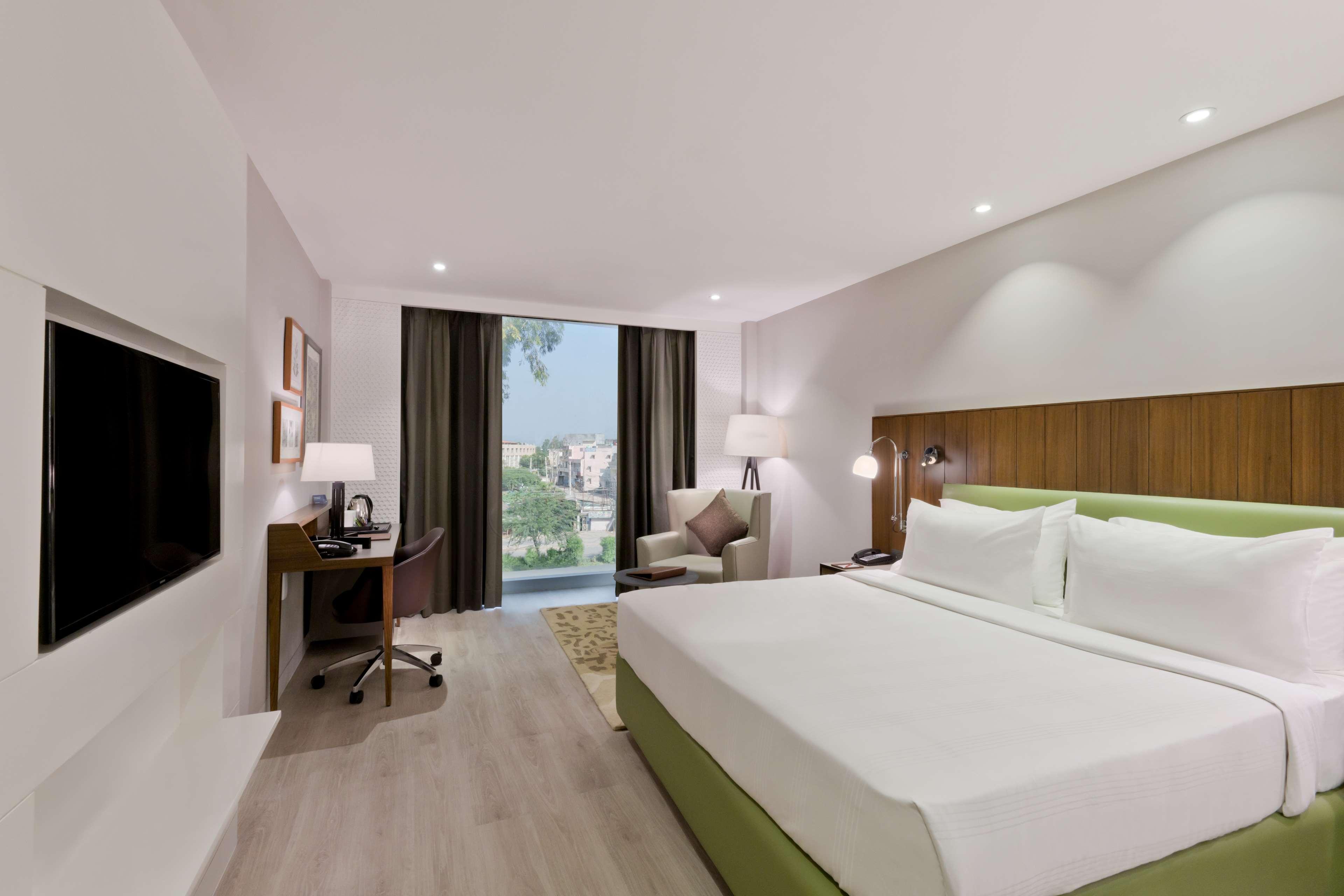 Hotel Country & By Radisson Chandigarh 4*
