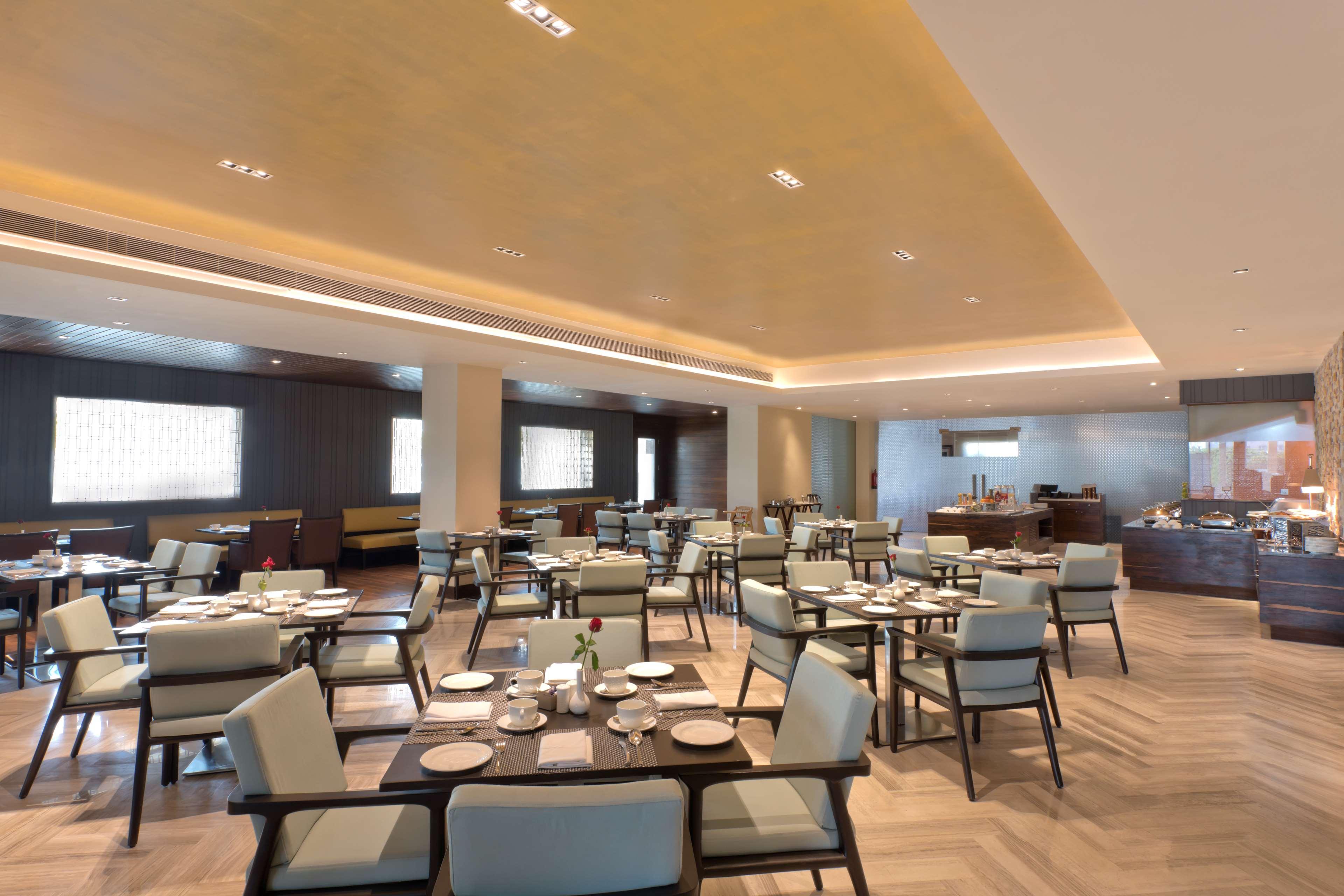 Hotel Country & By Radisson Chandigarh Zirakpur