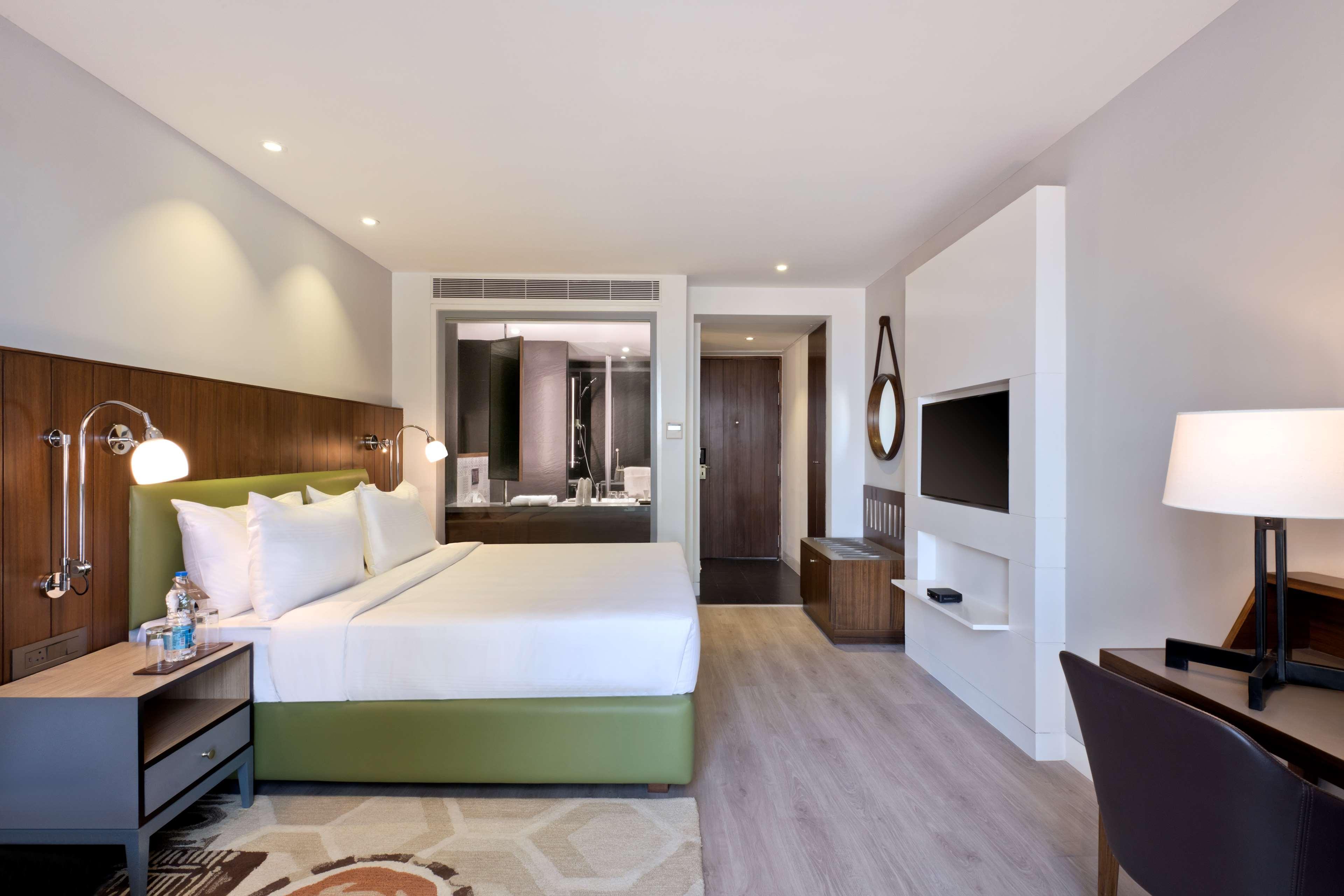Country & By Radisson Chandigarh Hotel 4*