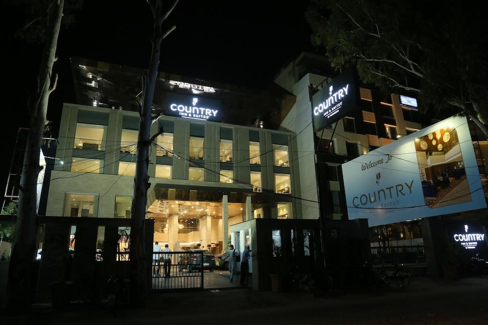 Hotel Country & By Radisson Chandigarh