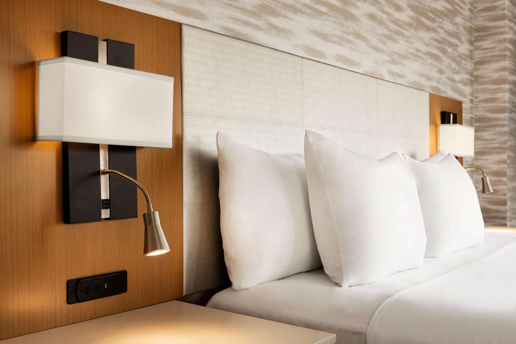 Country & By Radisson Chandigarh 4*