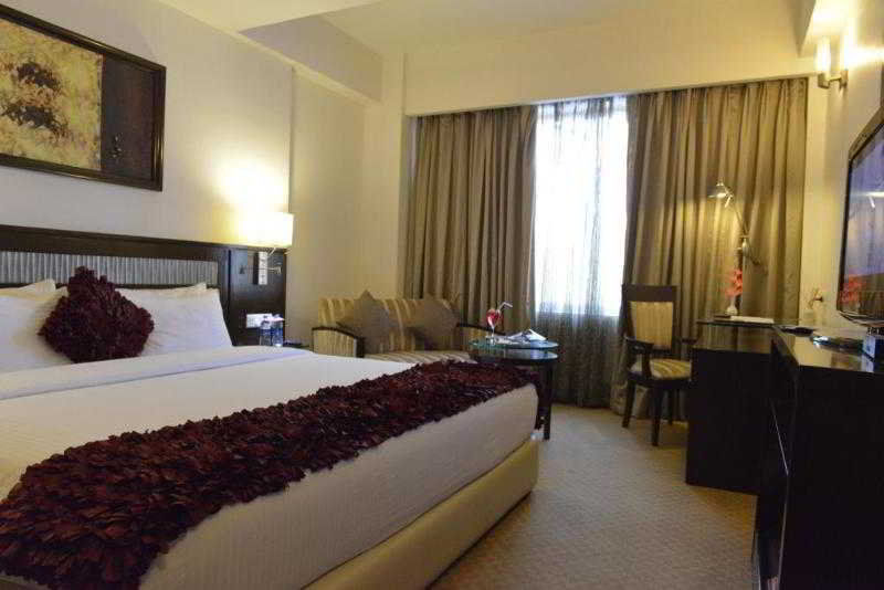 Country & By Radisson Chandigarh Hotel 4*
