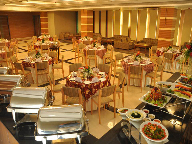 Country & By Radisson Chandigarh Hotel