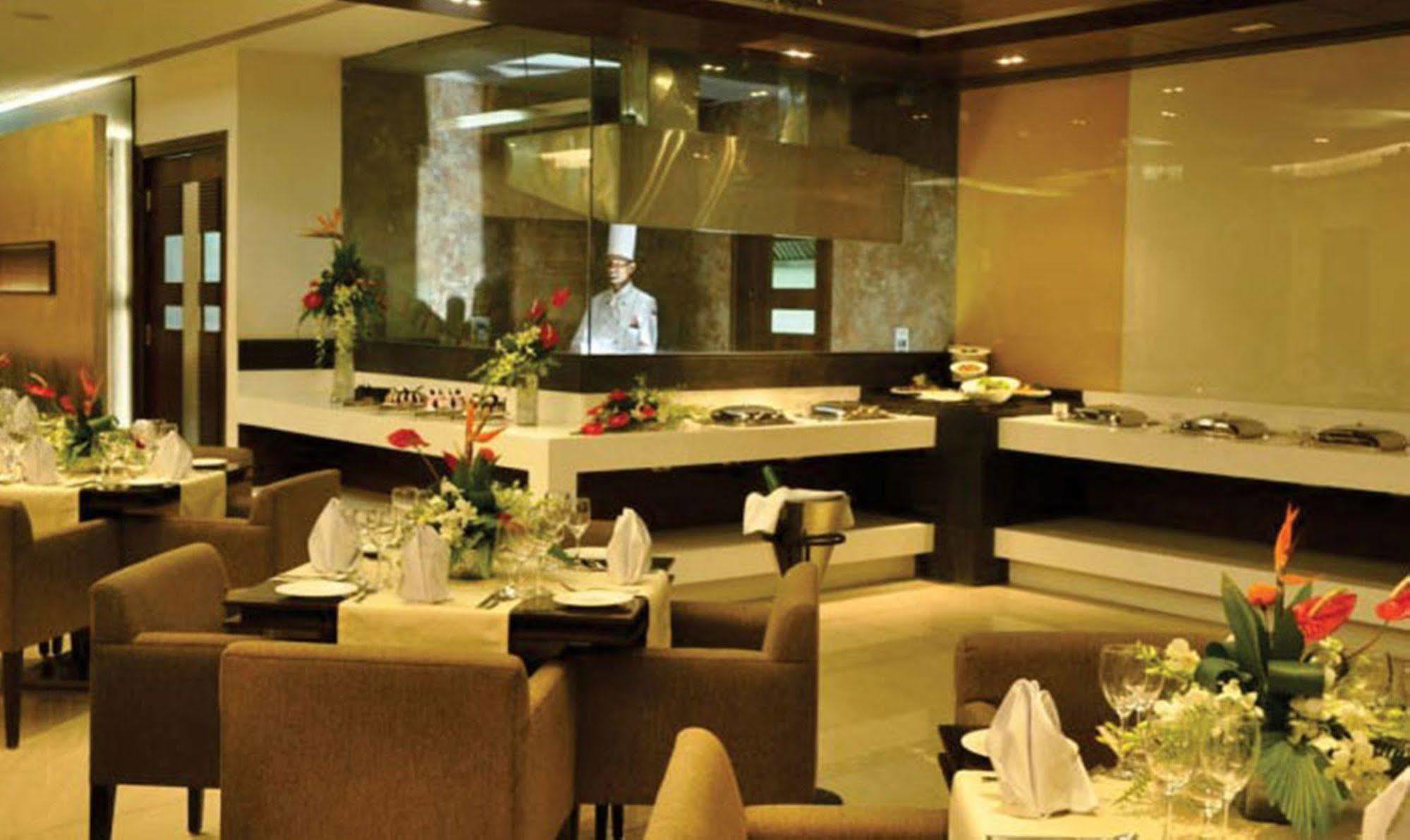 Hotel Country & By Radisson Chandigarh 4*