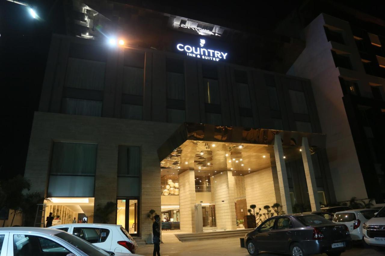 Country & By Radisson Chandigarh Zirakpur