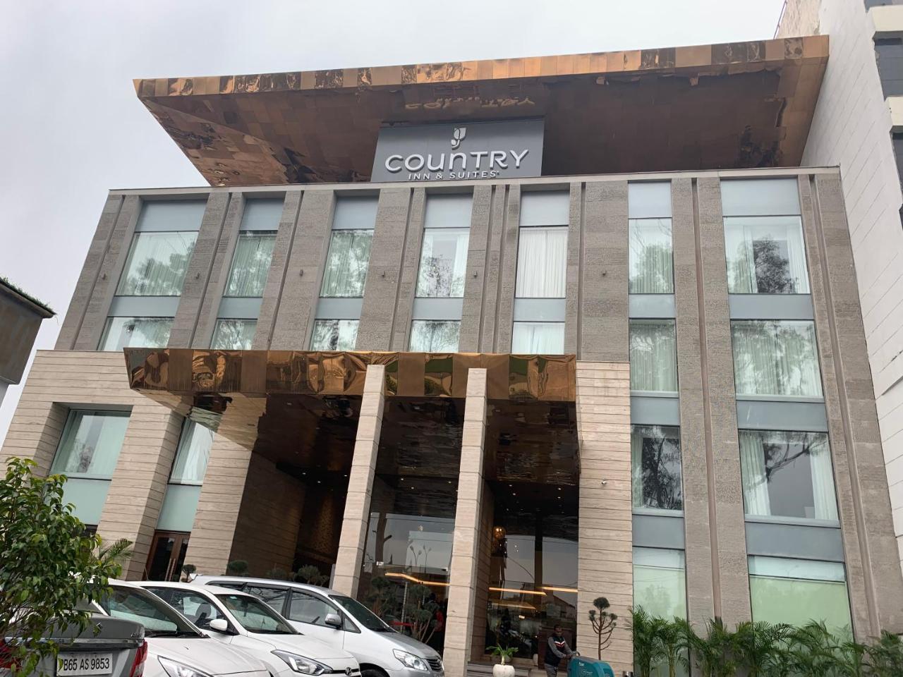 Country & By Radisson Chandigarh 4* Zirakpur