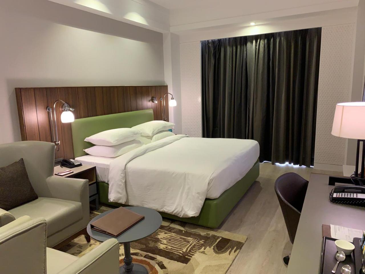 Country & By Radisson Chandigarh Hotel